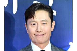 “レオ様”と同部門候補の俳優イ・ビョンホン、米授賞式で見せたオーラに注目！『トップガン』俳優と2SHOTも【PHOTO】 画像