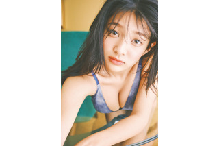 ホリプロの秘蔵っ子・虹咲カリナ、エキゾチックな美しさ！水着姿で表紙に登場 画像