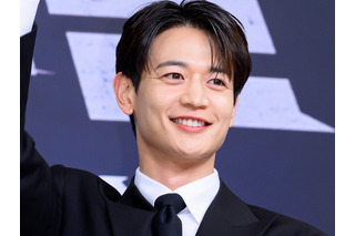 SHINee・ミンホ、ファッション誌で色気あふれる“眼差し”披露！2025年を振り返り「充実した1年」 画像