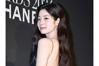 TWICE・ダヒョン、レアな“布少なめ”SHOTが話題！露出が目立つ衣装で健康美全開に 画像