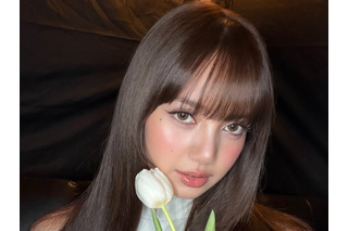 BLACKPINK・リサ、自らデザインに携わった衣装で存在感　「Kith Women Spring 2026」を公開 画像