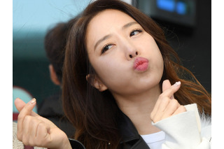 既婚男性との“濃厚スキンシップ映像”の衝撃　他人の家庭を崩壊させた韓国女性歌手、不倫疑惑で初弁論へ 画像