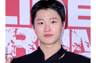 「今でも死因は分からない…」海外で父を亡くした韓国歌手、遺骨箱を抱え帰国した過去を告白 画像