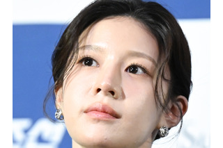 堂々露出のジェニーとは大違いとも、シャネルアンバサダー「失格」と批判され物議醸した韓国女優の“防寒” 画像