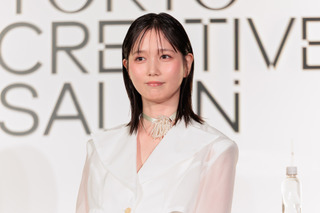 本田翼「ファッションの文化を残したい」」純白衣装姿で登場 画像