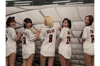 あれ、ズボンは!? 来日した韓国美女チア軍団、後ろ向きポーズで魅せた驚愕の“美ライン”にファン悶絶 画像