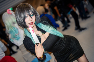 形の良い美ヒップのS字カーブが素晴らしい！「極楽街」虚のスレンダー美女が妖艶だった【写真8枚】 画像