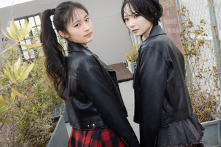 AKB48・成田香姫奈＆奥本カイリ、仲良しコンビならではの空気感！“相思相愛”グラビア披露 画像