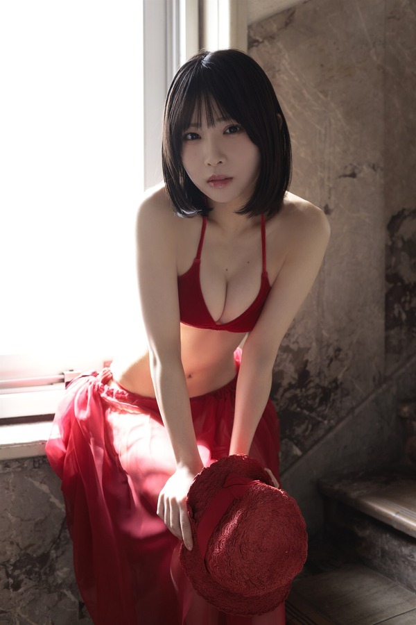 NMB48の注目メンバー・芳賀礼、デジタル写真集発売！ビキニショットで