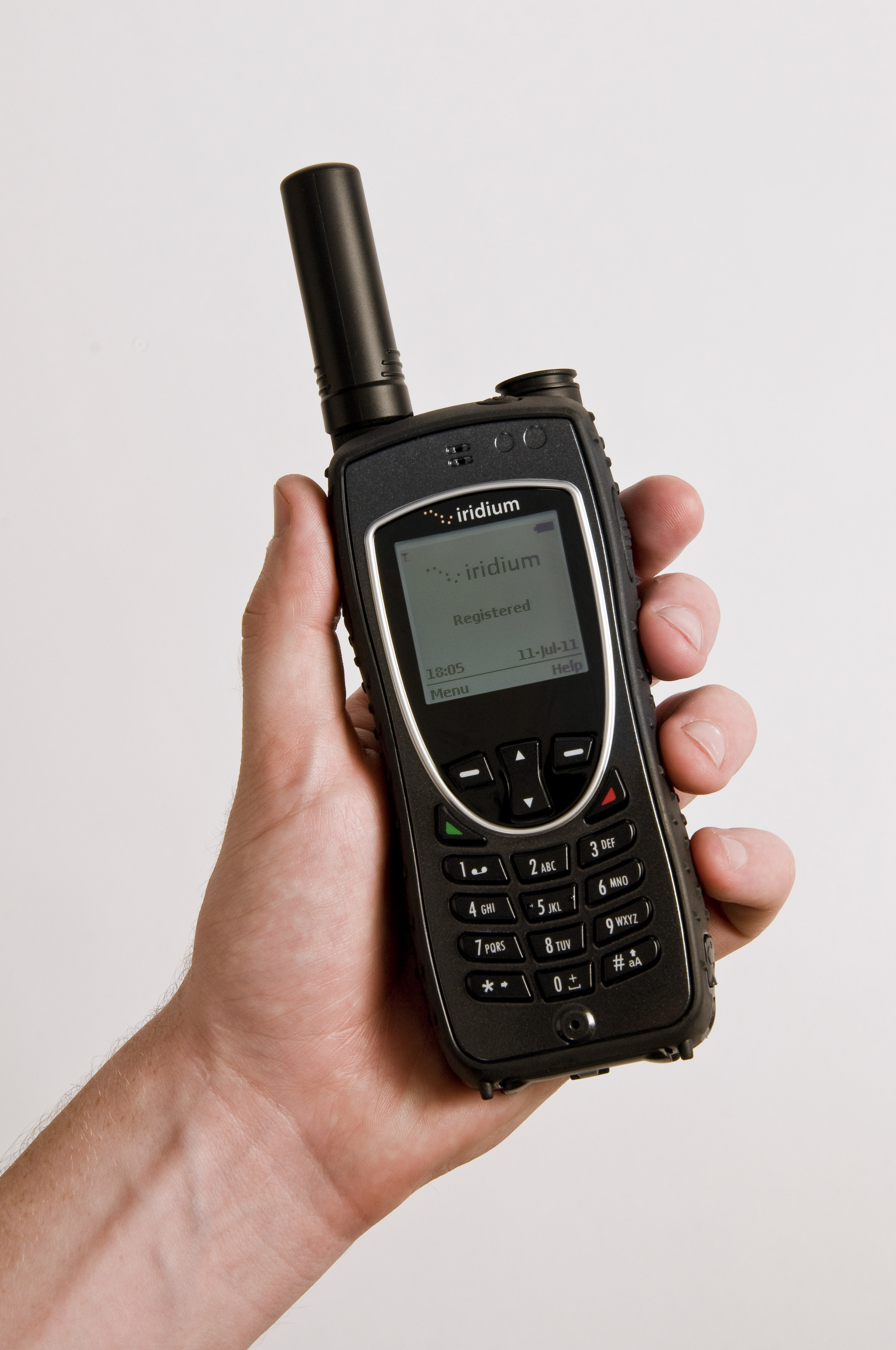 KDDI、GPS初搭載のイリジウム衛星携帯電話を発売 | RBB TODAY