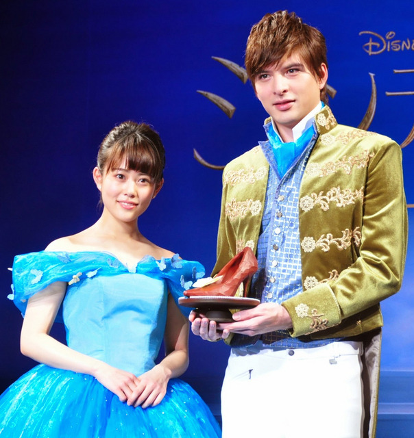 高畑充希、「シンデレラ」ドレス姿に変身…城田優思わず「キレイです