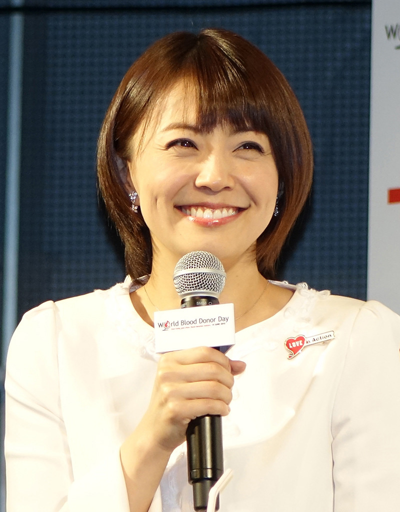u*5様 元TBSアナウンサー小林麻耶 直筆サイン入りボール u*5様 元TBSアナウンサー小林麻耶 直筆サイン入りボール