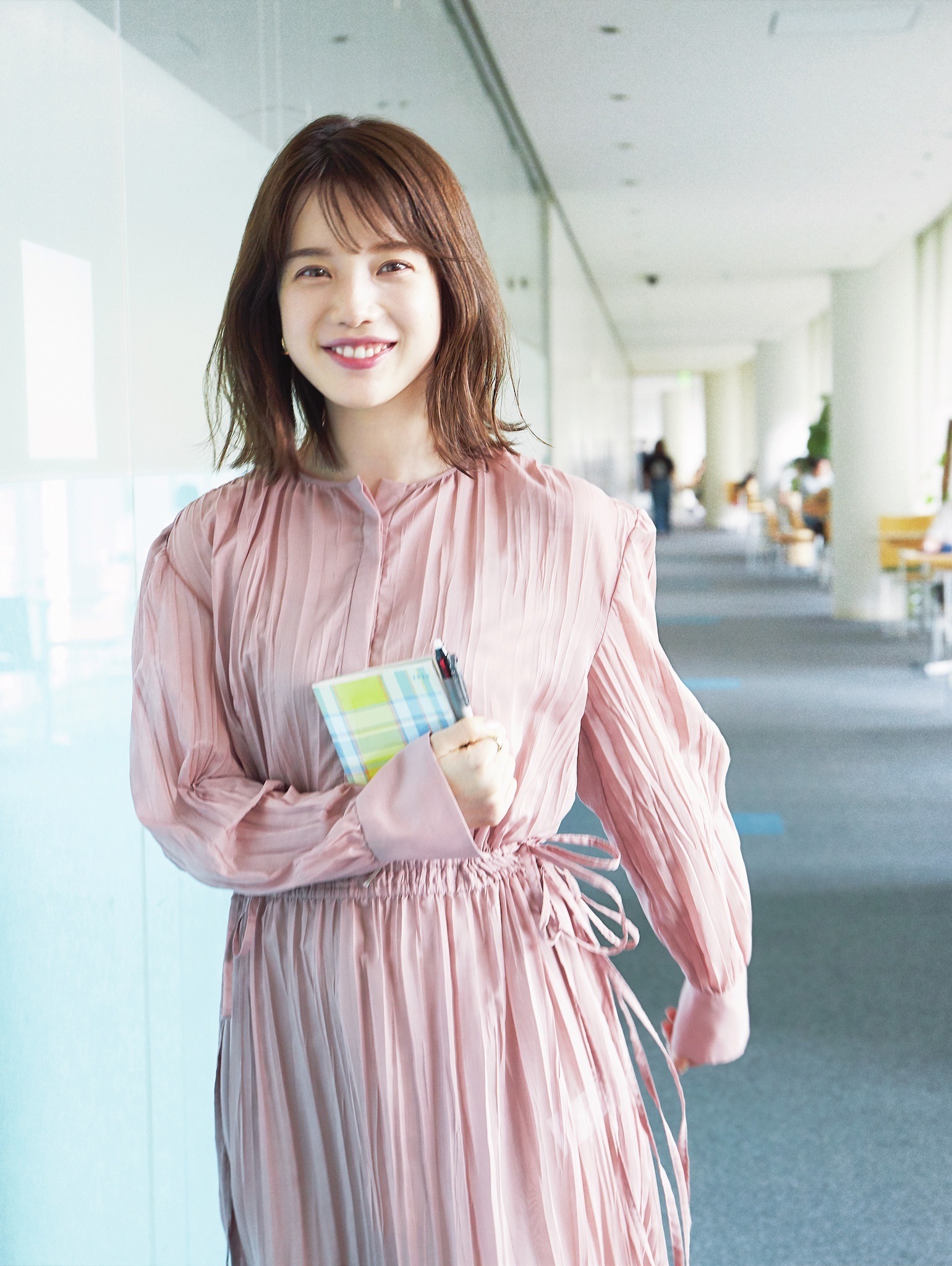 宮司愛海アイコラ テレ朝・弘中綾香アナ、「OL・オブ・ザ・イヤー」受賞 | RBB TODAY