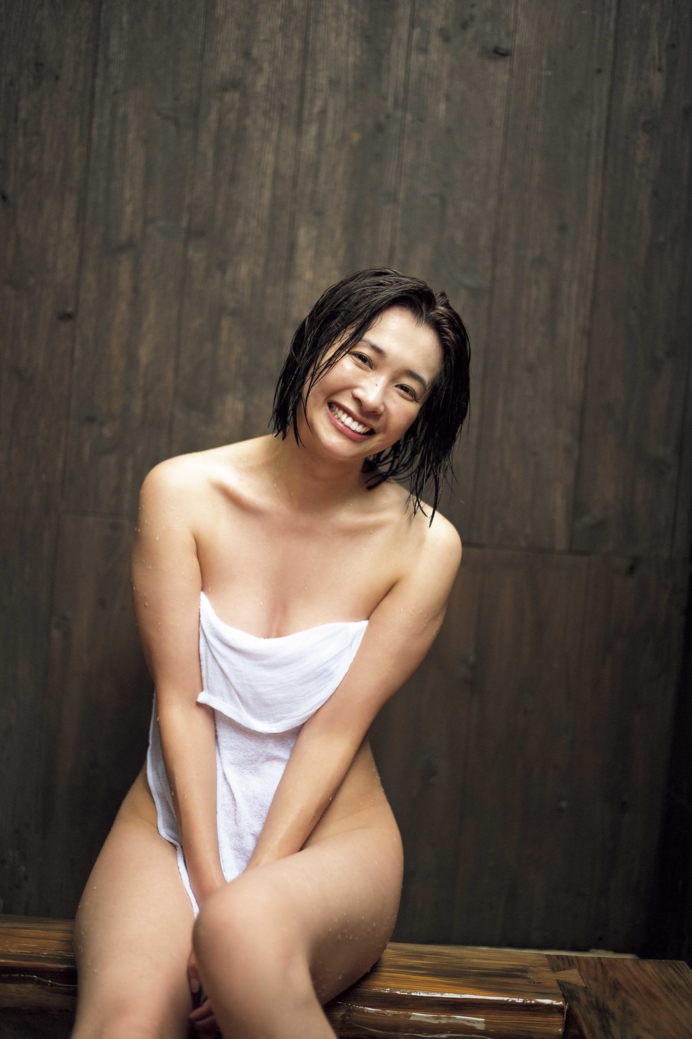 イ　ヨンエ　エロ グラビアクイーン・山崎真実の温泉グラビア！タオル1枚の際どすぎるショットも | RBB TODAY