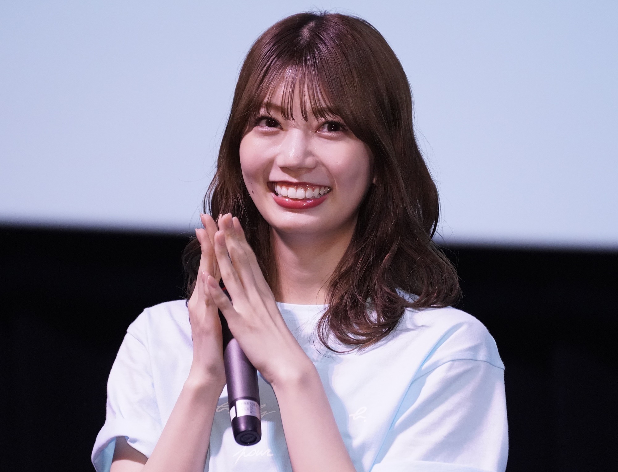 ひ*こ様 日向坂46 高本彩花 直筆サイン生写真 高本彩花 1st写真集「僕の記憶の中で」 | ニュース | 日向坂