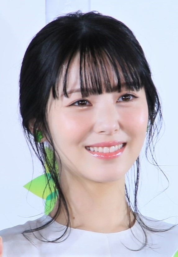 浜辺美波　太もも 浜辺美波、お馴染みの寝落ちショット！朝ドラバージョン公開 | RBB TODAY