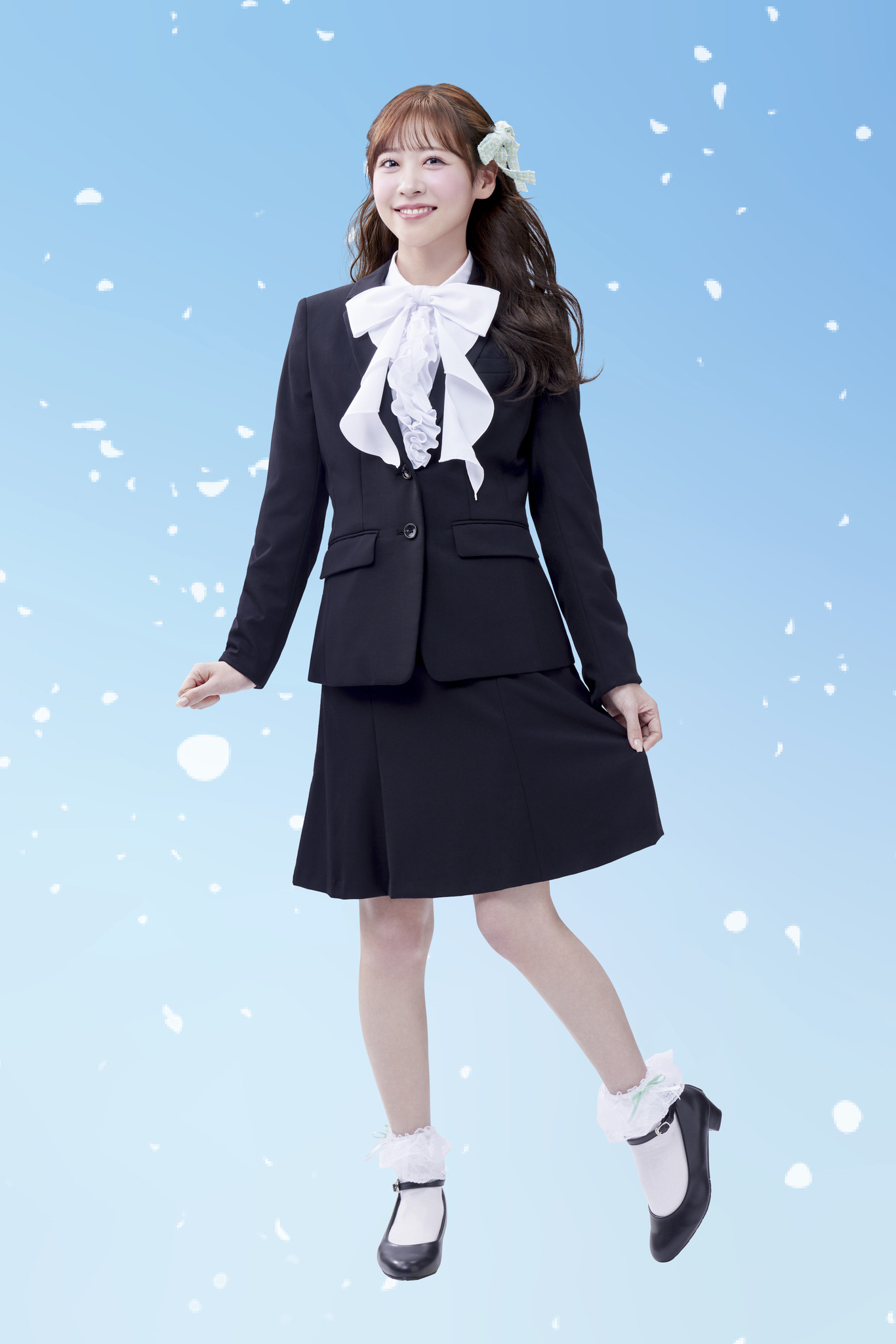 FRUITS ZIPPERが新CMでスーツ姿に変身！ 櫻井優衣は「弟の入学式ぶり