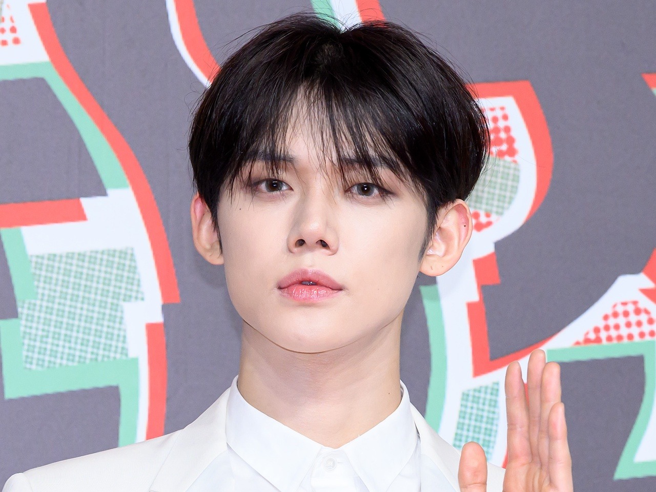 ガラ悪め最高」TXT・ヨンジュン、オールバックの“爆イケビジュ”に