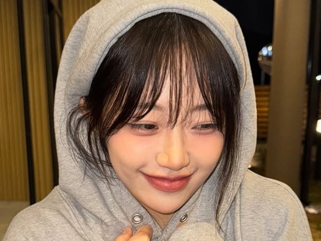 韓国 演歌 デビューシングル JIWON ジウォン 気まぐれ少女 直筆サイン入り 韓国 演歌 デビューシングル JIWON ジウォン 気まぐれ少女 直筆