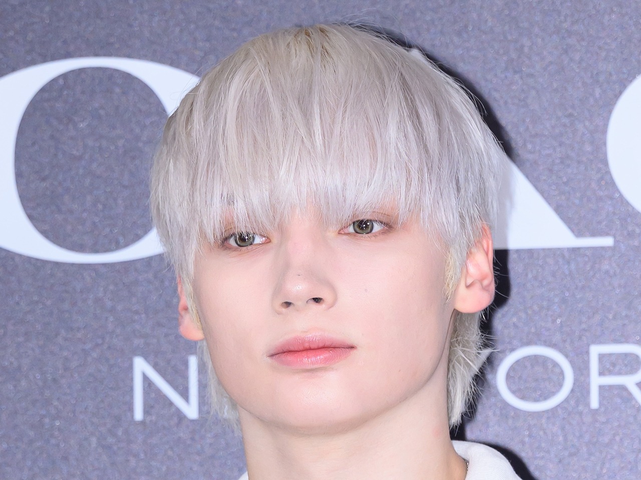 TXT・ヒュニンカイ、ソロ曲『Dance With You』MVで色気のある目つきに