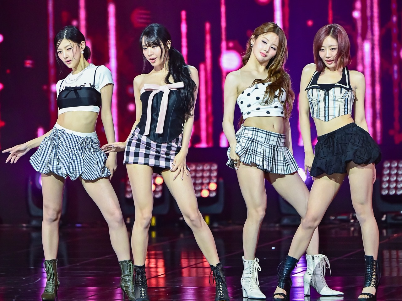 過激パフォーマンスが物議を醸したKISS OF LIFE、ヨーロッパ最大級の