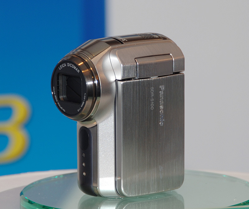 Panasonic SDR-S200-S SDビデオカメラ 数量限定セール - ビデオカメラ