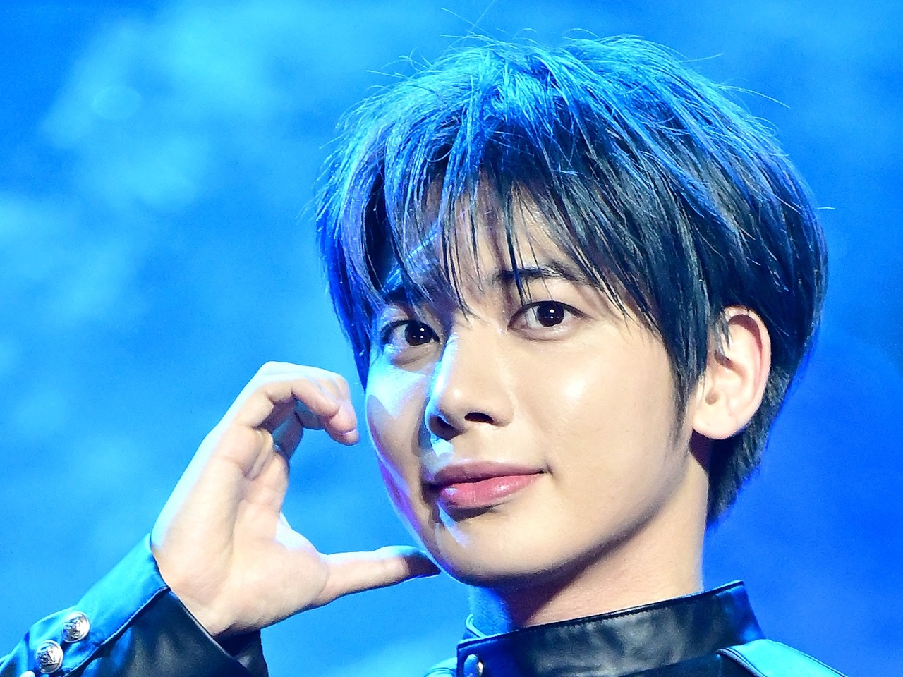 TXT・テヒョン、社内唯一の性格“T型”に!?新入社員として孤軍奮闘し笑い