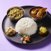 2種合いがけカレー(スリランカ海老カレー/ムンバイチキンキーマ)　2,001円（税込）