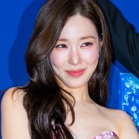 色気ダダ漏れ、結婚してさらに美しく　“少女時代初の人妻”ティファニーが視線奪う美脚を披露