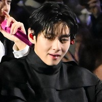 BTS・V、父の夢を継ぎトップスターへ「父は夢が叶わなかった、僕は叶った」