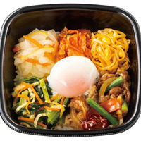 まぜて旨辛！ 温玉付き焼肉ビビンバ　760円