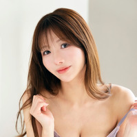 藤崎里菜デジタル写真集『何度だって、好きになる。』（C）小学館