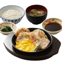 とろたまチャーシュー天ぷら定食　1,290円（税込）