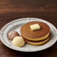 「トラディショナル・ホットケーキ バニラアイス&チョコクリーム」単品890円→ 690円