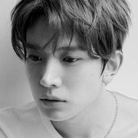 “ENHYPEN脱退”のヒスン、ソロ歌手「EVAN」として新たなスタート…新ビジュアル＆SNS開設！