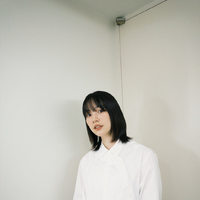 のん、白衣装で透明感際立つ幻想的なCMオフショに「抜群の可愛さ」「存在感がスゴイ」の声