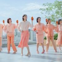 井桁弘恵が「ブレンディ」新CMで軽快な“お茶ダンス”披露！特別インタビューも公開！