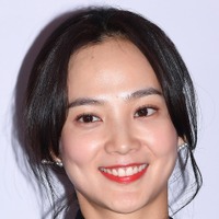 日本での子供への“不親切な対応”に苦言の過去も…韓国女優、結婚11周年に息子交えた記念写真公開