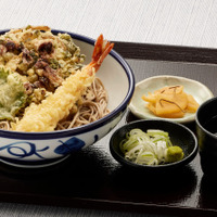 「ほたるいかとあおさのかき揚げそば」960円（税込）