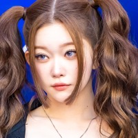 目が離せない…日本人K-POPアイドル、“ぴっちり”黒キャミ姿にドキッ「エグイです」「顔つよ」
