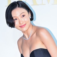 過激ダンスが「公然わいせつ」と告発されたファサ、子供番組出演が話題！濃いメイク封印した“清純ビジュ”に注目