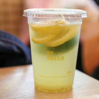 「フローズンライム&ジンジャーレモネードソーダ」【撮影／平木昌宏】