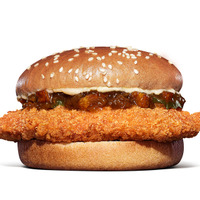 「スモークハウス スモーキーフライドチキン」単品640円、セット940円