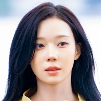 顔の雰囲気も変わった？aespa・ウィンター、オレンジヘアに大胆にイメチェン！新AL準備中の近況