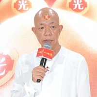 小峠英二【撮影：小宮山あきの】