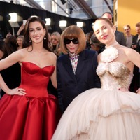 【Anne Hathaway, Anna Wintour and Emily Blunt】Photo by TheStewartofNY／Getty Images for 20th Century Studios／Getty Images for Disney