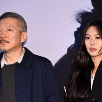 妻と離婚できないまま、“不倫関係”の女優との子を授かった韓国映画監督　最新作の試写会では“会見無し”