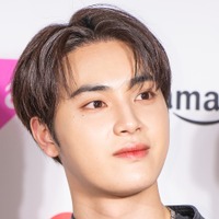 明日花キララとの“密会”でグループ脱退となったハンニョン、古巣THE BOYZのコンサートを訪問