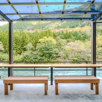長良川一望のテラス席カウンター