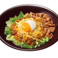 牛あいがけチーズスパイシーキーマカレー丼